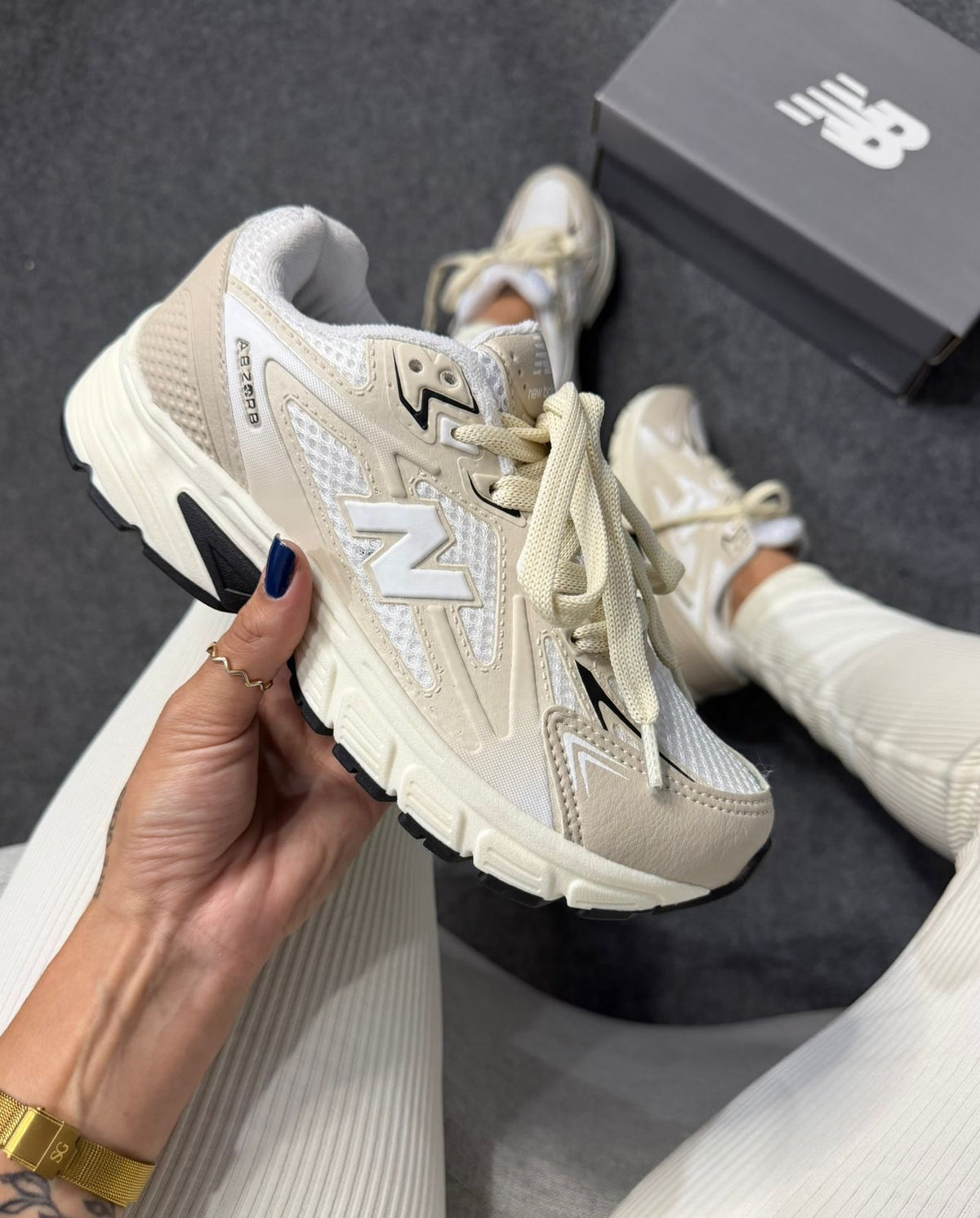 New Balance 530 Beige