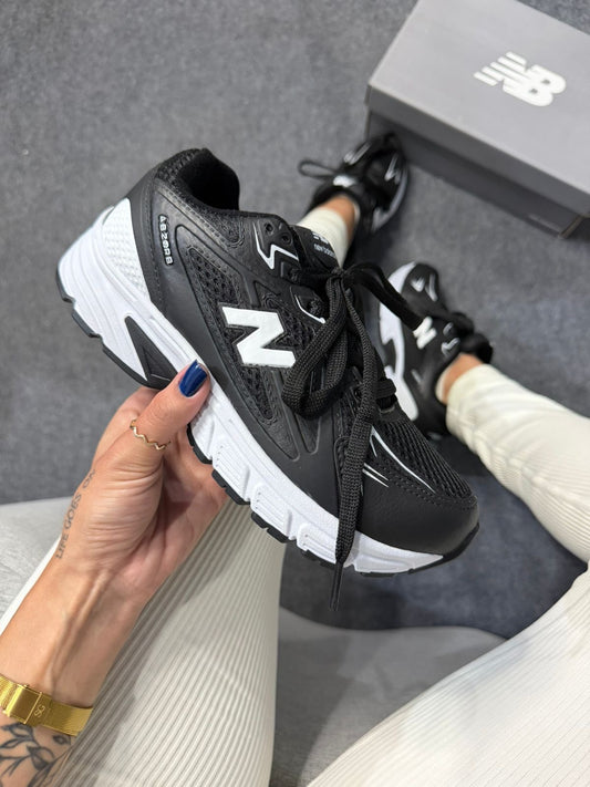 New Balance Negras